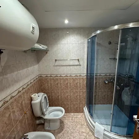 Dionis Tirana